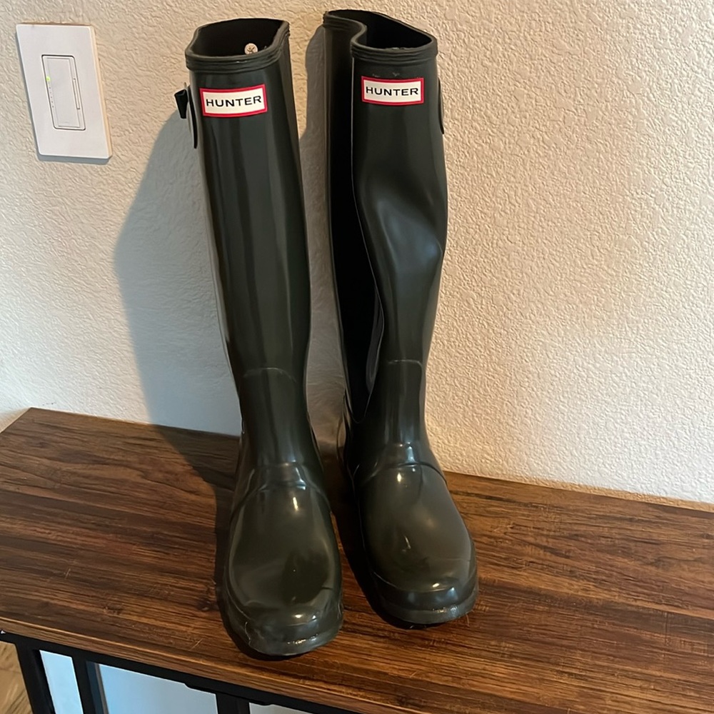 HUNTER RAIN BOOTS FOREST GREEN SIZE 8